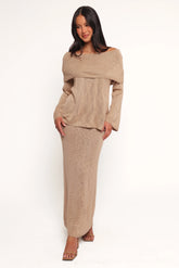 Indya Off Shoulder Top - Mocha