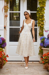 Caerwyn Eyelet Embroidery Sweetheart Midi Dress